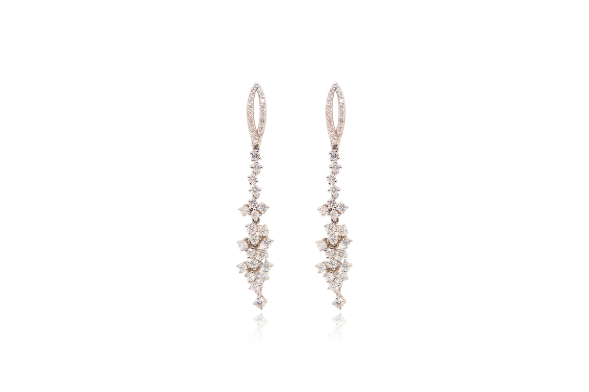 3D Design Diamond Necklace and Earrings Set in White Gold 18KT