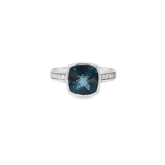 Cushion Cut Blue Topaz Ring with Diamonds in White Gold 18Kt